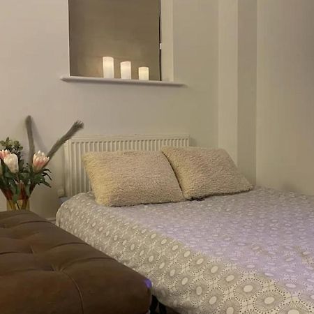 Modern Town House In Cotswolds - 3 Double Bedrooms Witney Dış mekan fotoğraf