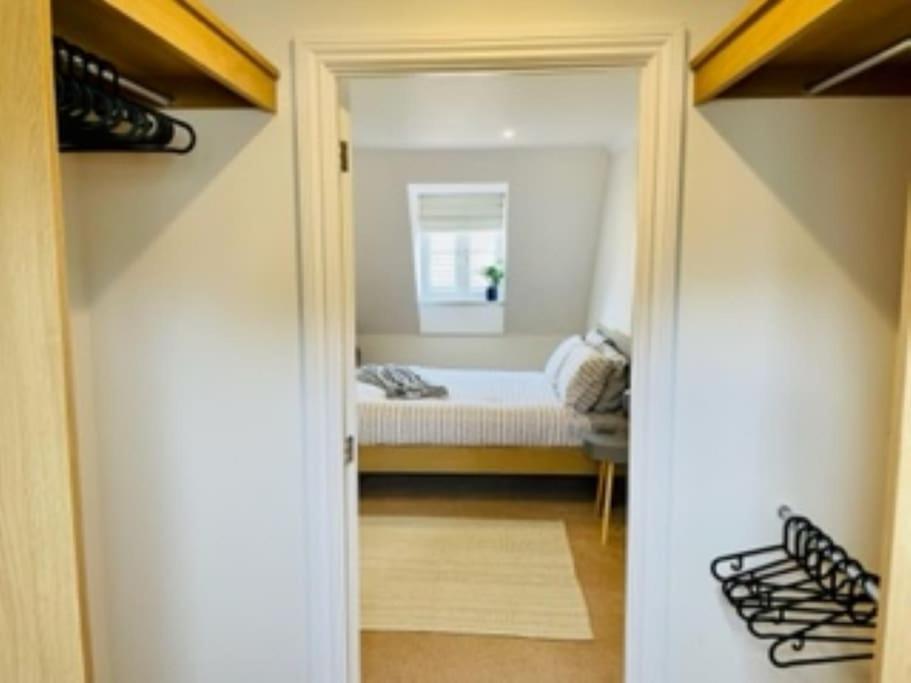 Modern Town House In Cotswolds - 3 Double Bedrooms Witney Dış mekan fotoğraf