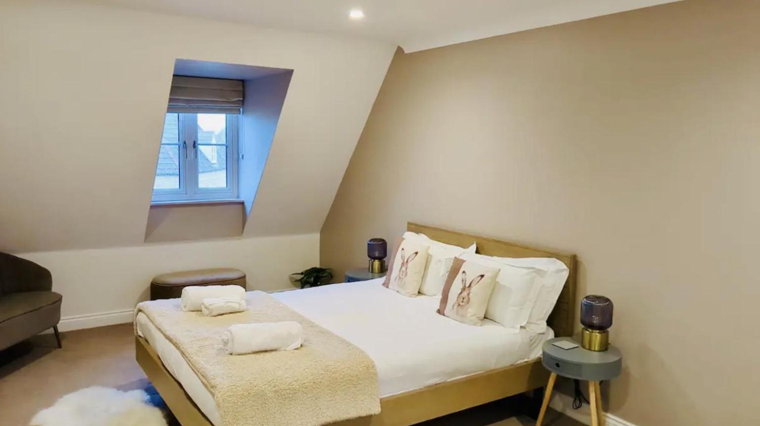 Modern Town House In Cotswolds - 3 Double Bedrooms Witney Dış mekan fotoğraf