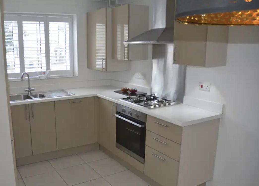 Modern Town House In Cotswolds - 3 Double Bedrooms Witney Dış mekan fotoğraf
