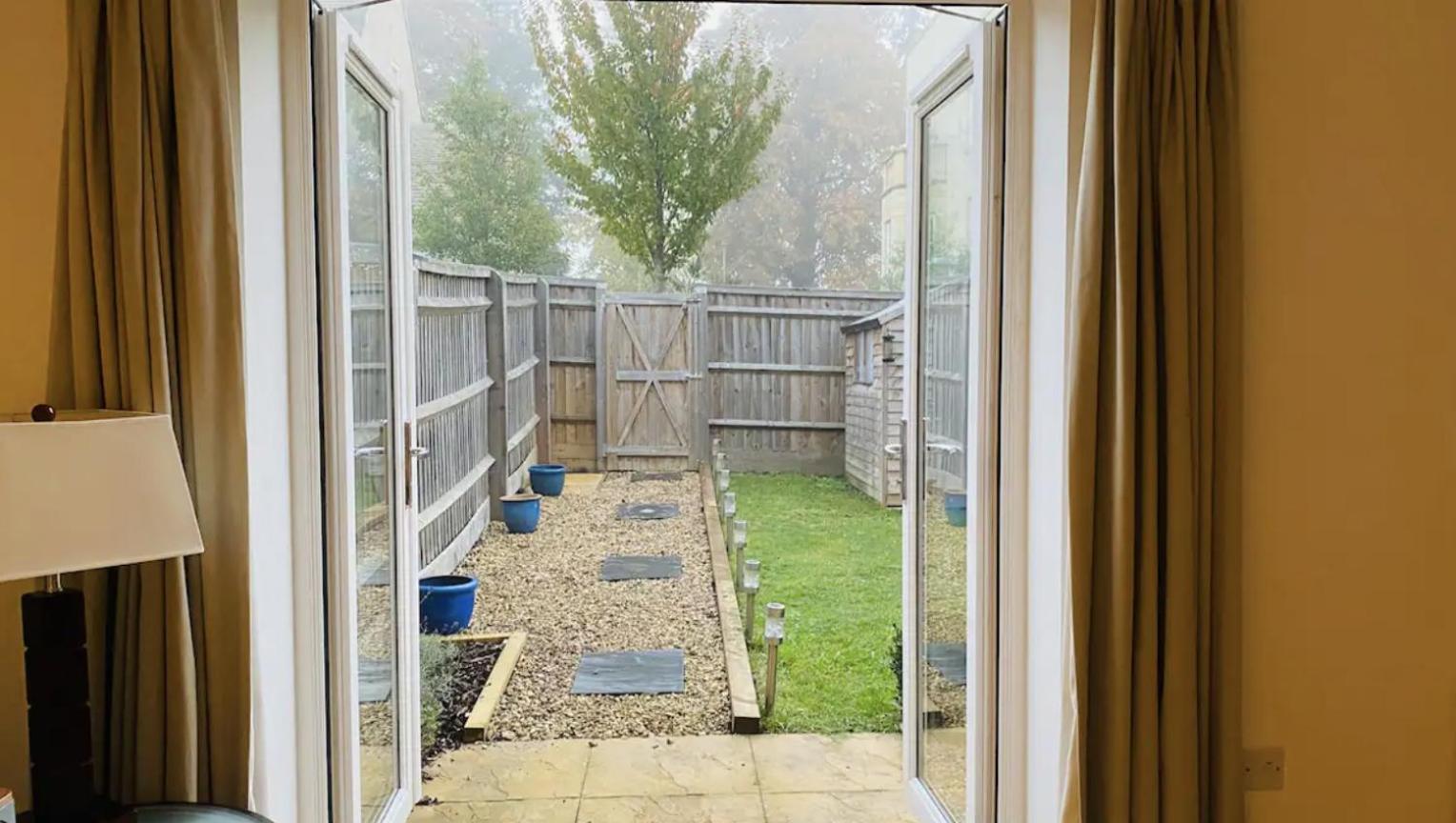 Modern Town House In Cotswolds - 3 Double Bedrooms Witney Dış mekan fotoğraf
